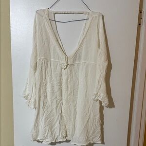 Chic Cream Lace-Trimmed V-Neck Tunic